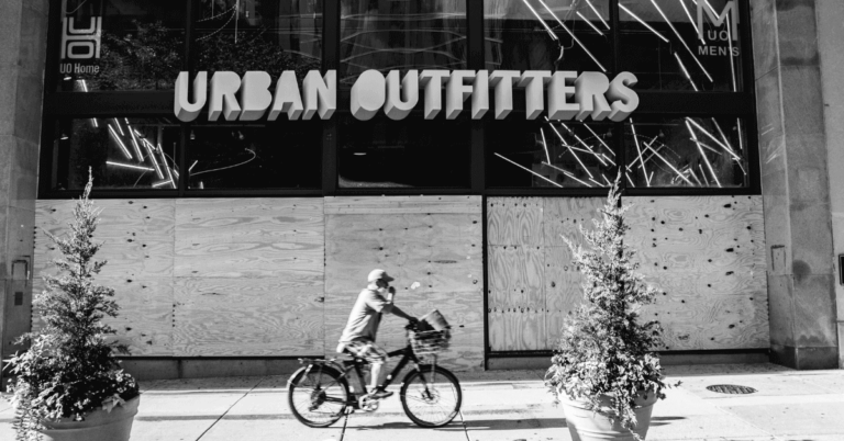 How Urban Outfitters Provides Fast Fashion Delivery